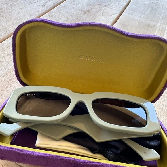 Gucci Sunglasses - Picture 2 of 6